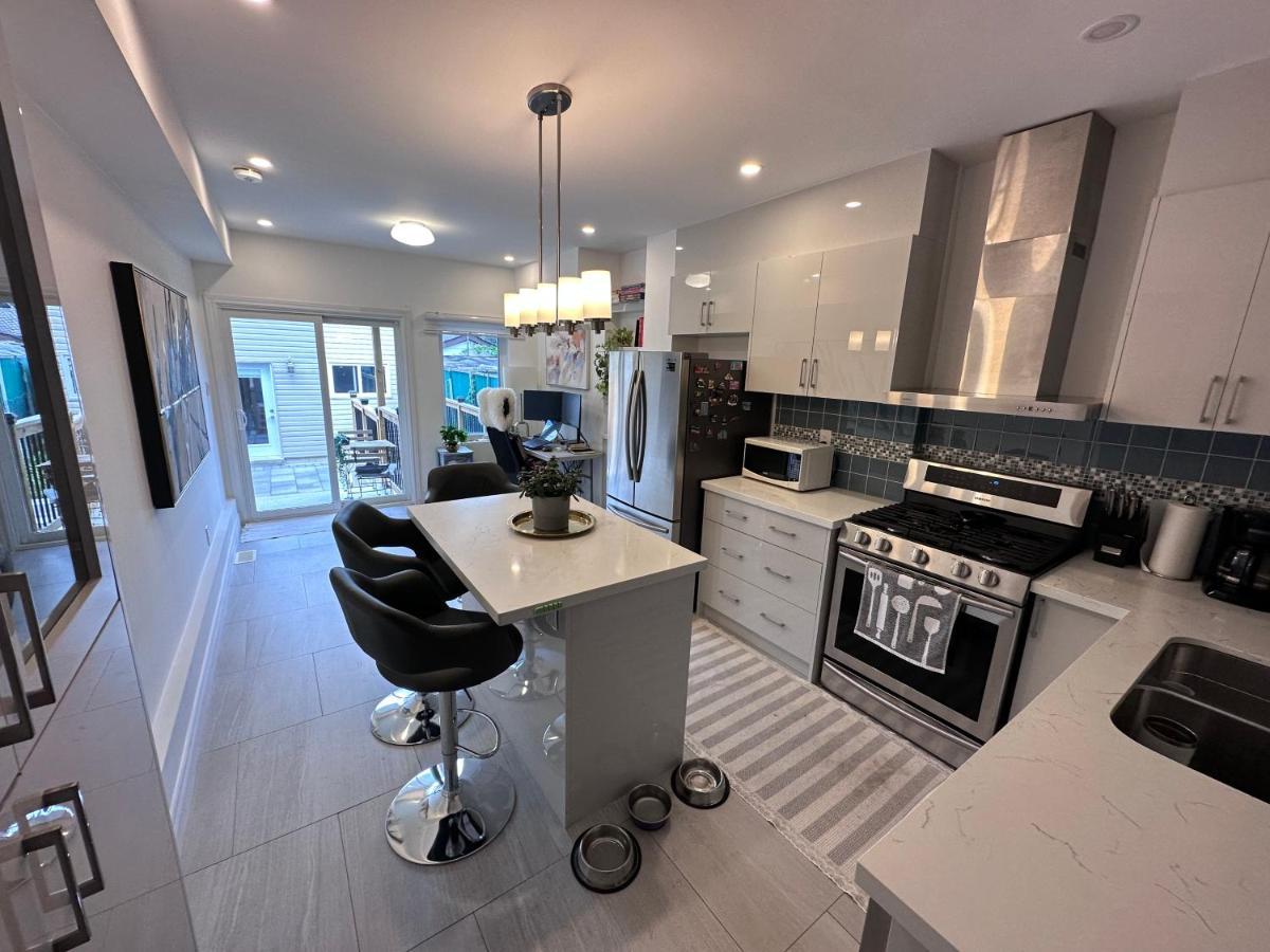 Toronto Great Located Διαμέρισμα Εξωτερικό φωτογραφία